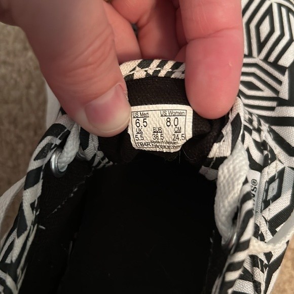 Vans - Picture 4 of 4